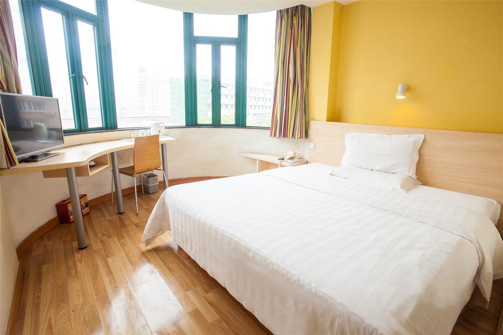 7Days Inn Guilin Zhengyang Road Pedestrain Street גווילין מראה חיצוני תמונה