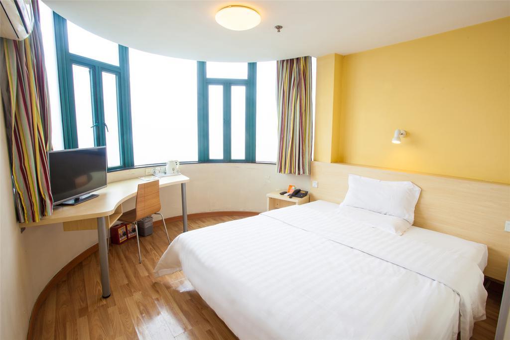 7Days Inn Guilin Zhengyang Road Pedestrain Street גווילין מראה חיצוני תמונה