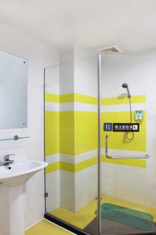 7Days Inn Guilin Zhengyang Road Pedestrain Street גווילין חדר תמונה